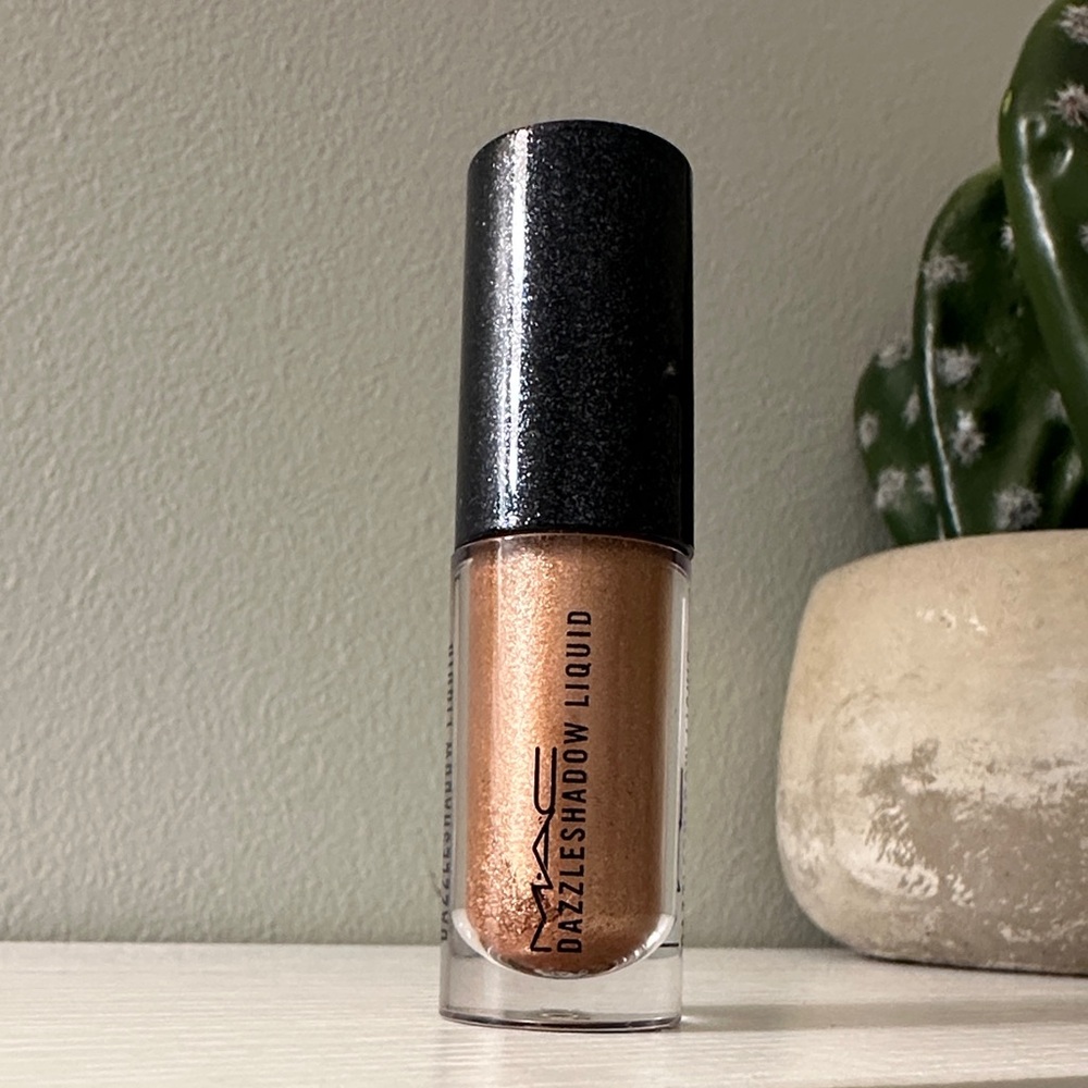 MAC Dazzleshadow Liquid Eye Shadow - Beam Time